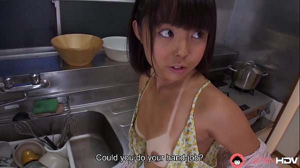 Ibu Rumah Tangga Jepang Tomoyo Isumi Berjemur Hingga Cokelat, Lalu Melayani Nafsu Oral Tanpa Sensor.