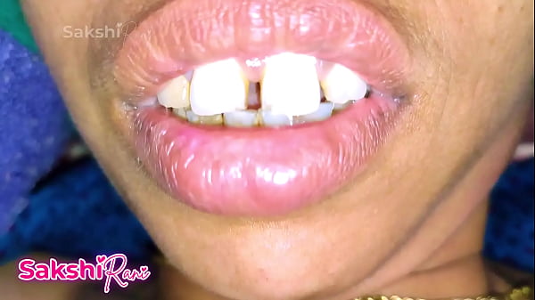 Adik Tiri Dientot Dari Dekat, Pussy Basah Berdesah Dengan Audio Hindi Yang Menggairahkan