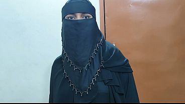 Video Rumah Tangga Istri Hijab Cantik Dari Majikan India Yang Digebukin Habis-habisan.