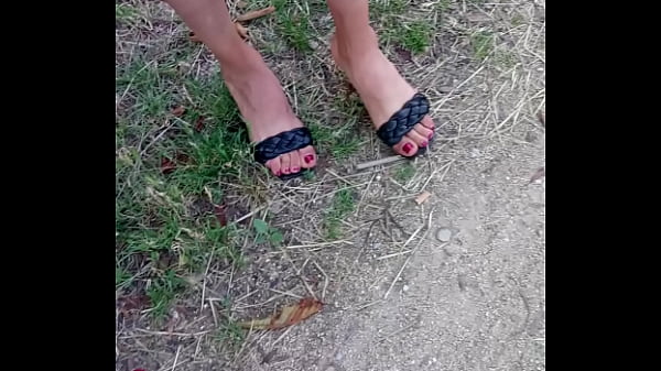 Ibu-ibu Arab Pelacur, Jari Kaki Seksi Dan Hak Tinggi Bikin Makin Hot, Nafsu Naik