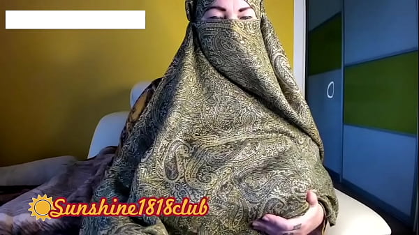 Tante Arab Turki Berhijab, Montok Besar, Rekaman Webcam Panas 10 November.