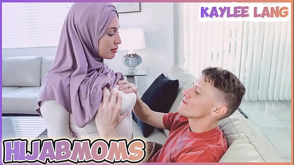 Kaylee Lang, Ibu Rumah Tangga Arab Yang Rahasia, Binal, Dan Haus Sentuhan.