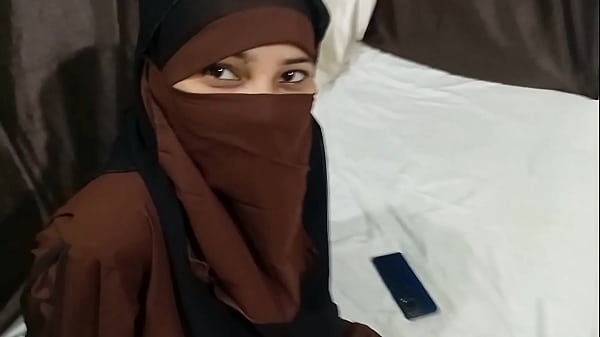 Hot Muslim Kakak Tiri Buka Hijab Di Ranjang, Ajak Adik Tiri Ngentot