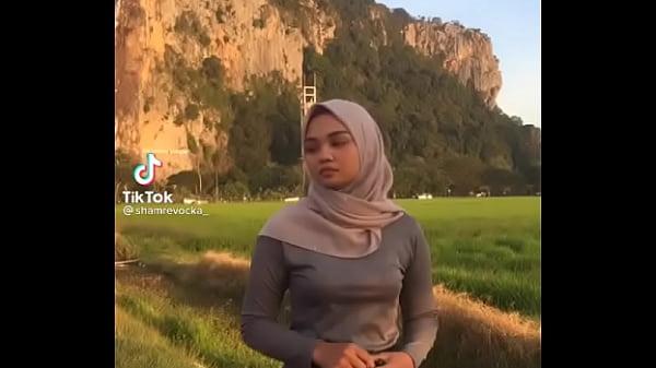 Hijab Goyang Bikin Nafsu Naik