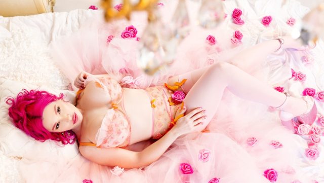 Ngentot Hot Pink, Mulus Dan Basah Siap Digoyang