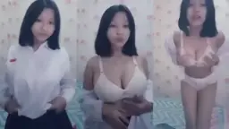 Rara Nadifa Masih Pake Baju Seragam Smp, Keliatan Seksi Banget Bikin Ngiler.