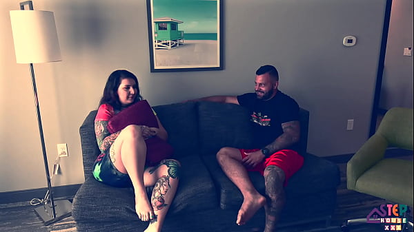 Ngentot Misionaris Bareng Kakak Tiri, Memek Basah Kena Kontol