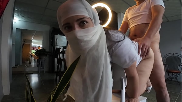 Jilbab Ketat Digebukin Keras, Mancing Air Mani Masuk Ke Lubang Belakang