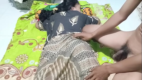 Ngentot Bu Ratna, Istri Sepi Yang Haus Sentuhan