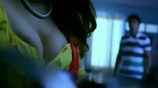 Desi Bhabhi, Ciuman Basah Dan Rahasia Malam Yang Bikin Nafsu Menggila.