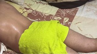 Ibu Mertua Montok Bantu Mantu, Pijat Berujung Ke Ranjang