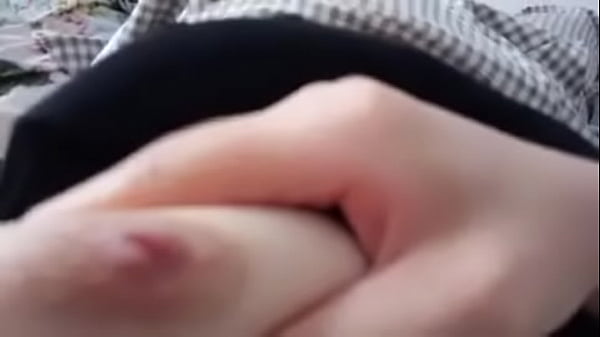 Cewek China Ngintipin Tubuhnya Sendiri, Siap Digoyang