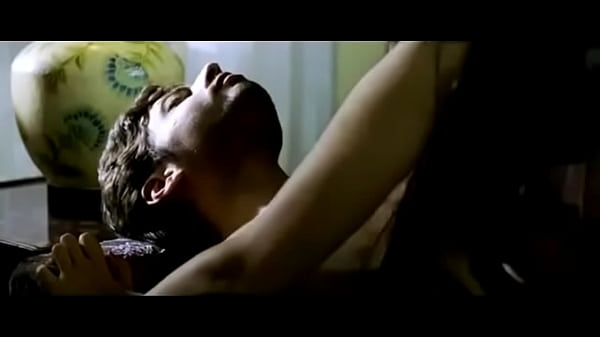 Adegan Panas Dan Seksi Di Film Hindi Bikin Makin Greget.