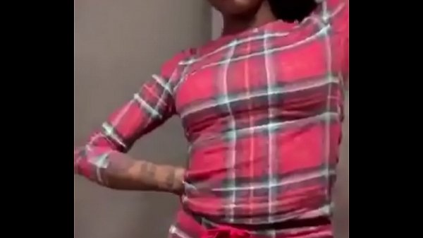 Tante Asian Doll Goyangin Pantat Montoknya Di Ig Live Sambil Nyanyi Lagu Baru, Bibirnya Gerak-gerak Bikin Greget.