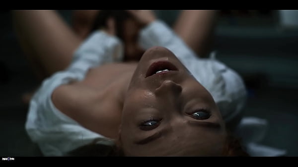 Alien Parasit Pengontrol Pikiran Vs Cewek Seksi Yang Siap Digodain.
