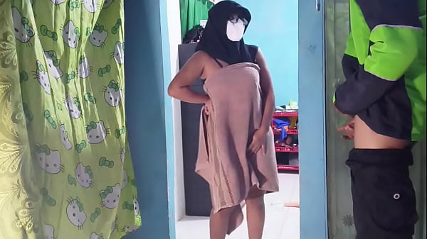 Kepergok Ojol Ngantar Makan Pas Aku Lagi Colmek, Malu Banget Tapi Bikin Greget.
