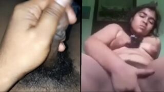 Cewek India Seksi Dengan Toket Gede Lagi Mainin Memeknya Sendiri