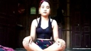 Tonton Video Cewek Assam Seksi Bugil Telanjang Sendiri