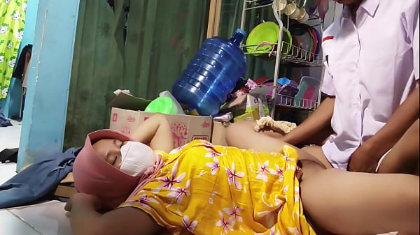 Ajakin Bikin Nafsu Waktu Mau Berangkat Sekolah, Ibu Tiri Pengen Ngerasain Di Pagi Buta.