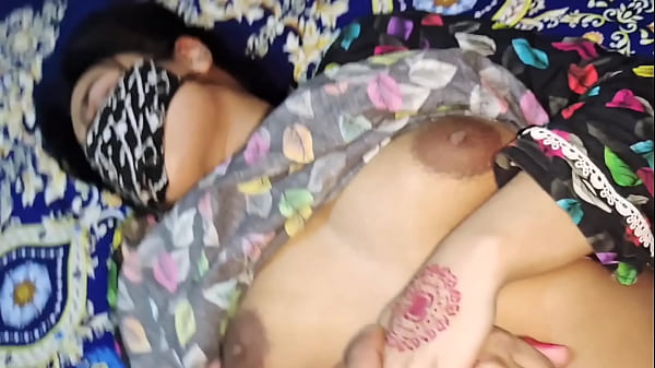 Ibu Tiriku Ngajarin Aku Soal Seks, Omongan Kotor Hindi, Erangan, Ngentot Liar.