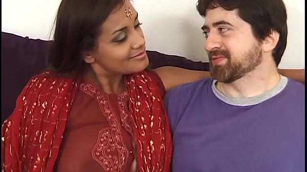 Istri Selingkuh, Shriya Aunty Ngewe Bareng Kakak Tiri Dan Temennya – Suara Hindi Jelas