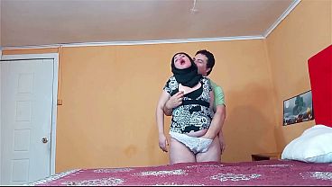 Wanita Berhijab Digoblok Sambil Gaya Doggy