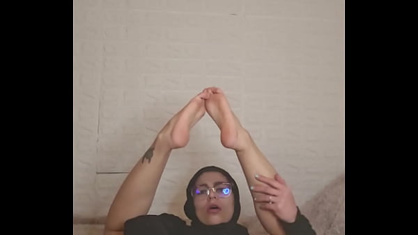 Ibu Rumah Tangga Arab, Mia Pake Niqab, Kaki Seksi Koleksi