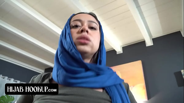 Nakal Banget, Cewek Arab Ini Ngewe Kontol Kakak Tirinya Biar Rahasia Mereka Gak Bocor Ke Orang Tua