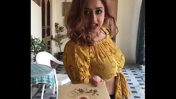 Braless Desi Cewek, Goyangannya Bikin Ngaceng.