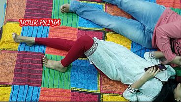 Panas Abis! Cewek Muda Pertama Kali Ngewe Sama Kakak Tiri, Homemade, Pake Audio Hindi.