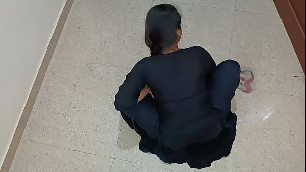 Bokep Pembantu Desi India Digenjot Majikan Kamar, Suara Hindi Jelas, Memek Basah Kencang