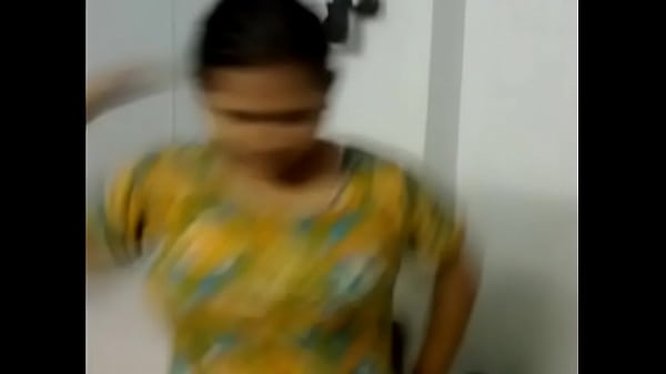 Desi Cewek Imut Abis Mandi, Basah Kuyup Bikin Nafsu Naik.