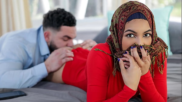 Kakak Tiri Pengajar Cewek Hijab Sebelum Nikah, Siapin Bekal Ranjang.