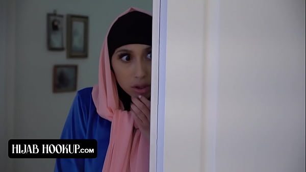 Ngentot Bini Orang Berhijab, Pantat Montok Mulus Dijilat Sama Guru Nakal Sampai Muncrat.
