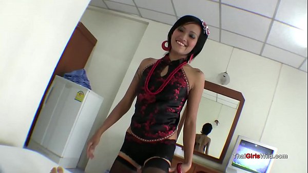 Blowjob Gila Dari Cewek Thailand Seksi Bikin Merem Melek.