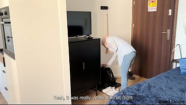 Demi Melihat Kontol Gede Anak Tiri Yang Belum Disunat, Ibu Tiri Arab Malu-malu Tapi Matanya Nggak Bisa Lepas.