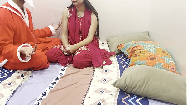 Tahun Baru 2026, Video Bokep Paling Hot Dengan Dirty Talk Hindi, Roleplay Saarabhabhi, Sangek Banget Sama Santa.