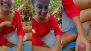 Cewek Seksi Ngocok Kontol Pacarnya Di Luar Rumah, Bikin Makin Panas.