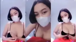 Desti Rambut Pendek, Tangannya Berani Remes-remes Toket.
