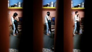 Istri Nakal Ketemu Tetangga Diam-diam Di Video Bokep Desi