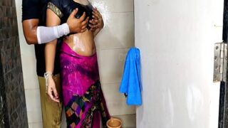 Video Mesum Bhabhi Di Kamar Mandi, Adik Ipar Ngewe Kakak Ipar Sambil Mandi