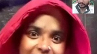 Wanita Lokal India Lagi Mainin Timun Di Memeknya Sambil Crot Sendiri