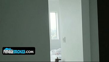 Bokep Kakak Tiri Pirang Montok Daisy Stone Kena Pancutan Sperma Dari Adik Tiri Yang Lagi Horny