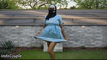 Pelajar Hijab Jogging Di Tempat Umum, Mulut Kering Gigit Kontol Demi Duit