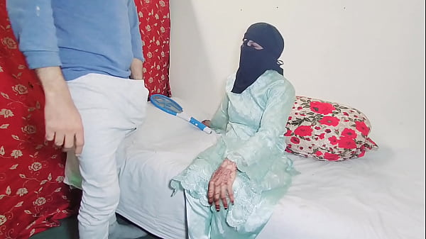 Goblokin Memek Bini India Montok Sambil Ngocok Pantat Gede Pake Kontol Gede, Omong Kotor Bahasa Hindi Bikin Makin Crot