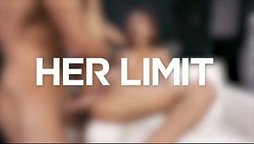 Cewek Asia Langsing Pake Lingerie Pink… Diminyaki Dan Ditusuk Keras Di Lubang Belakang.