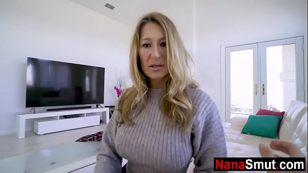 Nenek Tiri Yang Horny Minta Dicolek Sama Cucu Tirinya