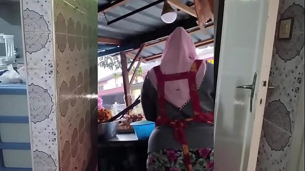 Ibu-ibu Muslim Gemuk Montok Bikin Makin Pengen