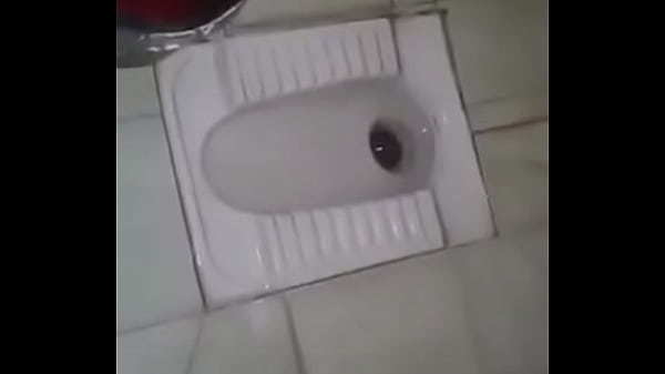 Desi Pasangan Lagi Crot Di Toilet, Makin Greget Keringet Bercampur
