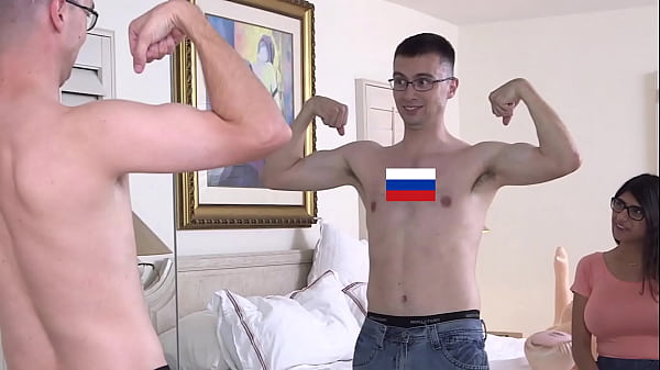 Mia Khalifa – Cewek Arab Ini Ngajarin Perawan Cara Main Sama Cewek, Hot Banget!